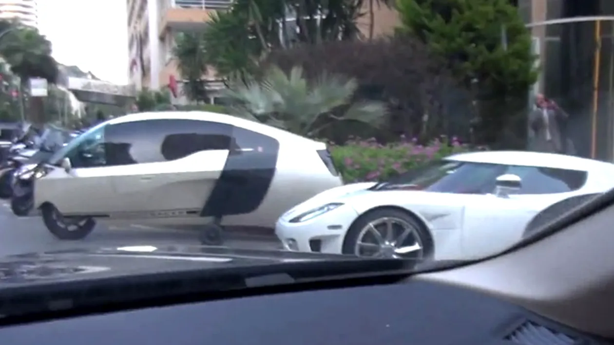 VIDEO DE SENZATIE Ultima fita de barosani la Monaco! Ozn-ul asta chiar circula pe strazi! Uite cum si-a facut loc langa un Veyron sI un SLR!