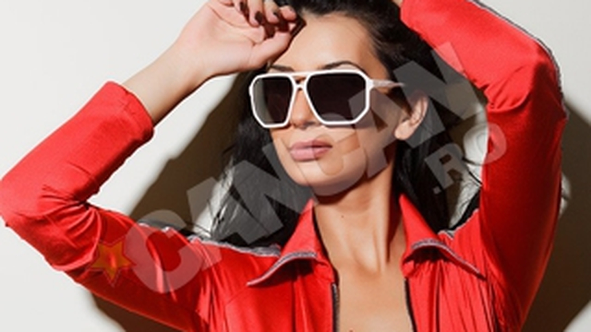 Dj Harra isi ia casa cu banii pe care ii face mixand topless