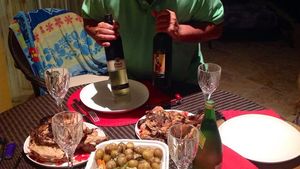 Artisti de calibru il acuza de super-tepe, dar el isi duce viata ca sultanii! Ce avere fabuloasa are Axinte din Vacanta Mare!
