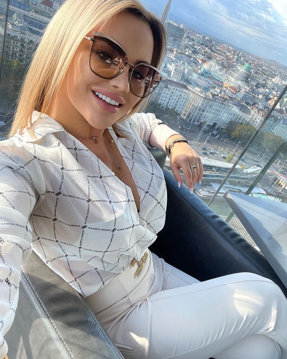 Soția actualului partener al artistei Carmen de la Sălciua, mesaj dur. Ce îi transmite vedetei: „E o falsă, își minte fanii”