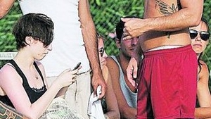 Anna Abramovici a cazut in mrejele cuceritorului Calum Best. Mezina lui Abramovici, sedusa de un actor