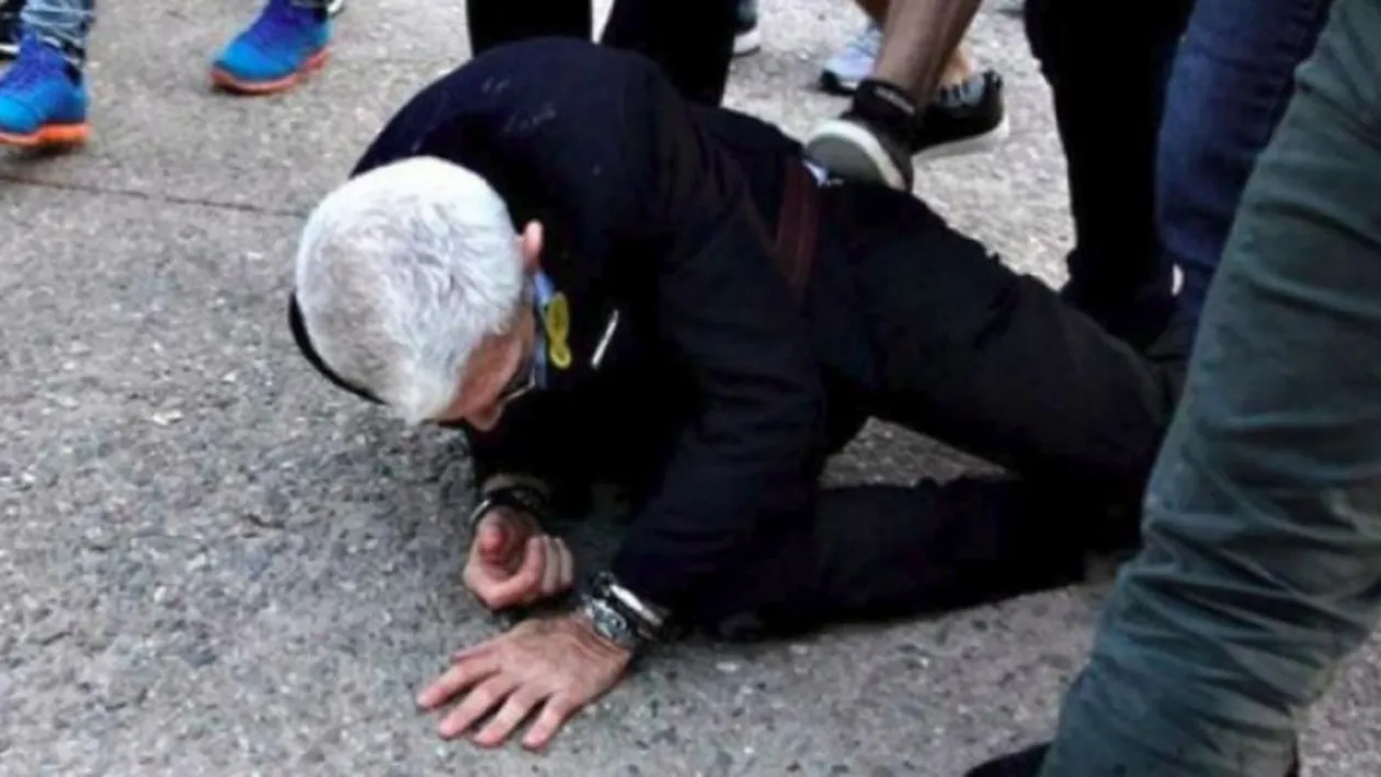 Primar bătut în plină stradă de extremiști. Bărbatul a fost spitalizat. Care este starea lui de sănătate