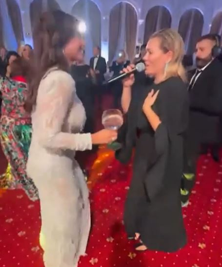 Gina Pistol a cântat la nunta Monicăi Bîrlădeanu cu Valeriu Gheorghiță! Așa n-ai mai văzut-o pe prezentatoarea MasterChef, de la PRO TV