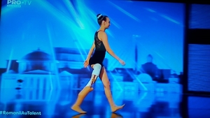 Românii au talent, sezonul 9. O gimnastă cu proteză la piciorul drept i-a cutremurat pe jurații show-ului de la Pro TV.
