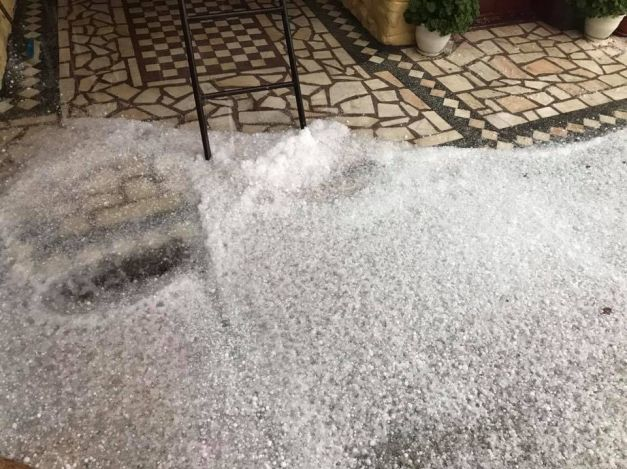 Localităţi din Gorj, acoperite de un strat de gheaţă de 10 cm! Imagini incredibile
