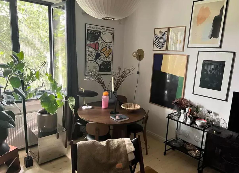 Cum arată apartamentul lui Maurice Munteanu din București. Locuința l-a costat peste 115.000 de euro