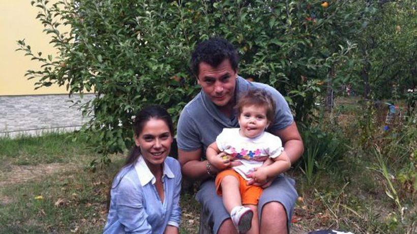 Razvan Fodor, romantic cu sotia sa si dupa 5 ani de relatie! Vezi aici ce bunatati i-a gatit cu ocazia aniversarii casatoriei lor!