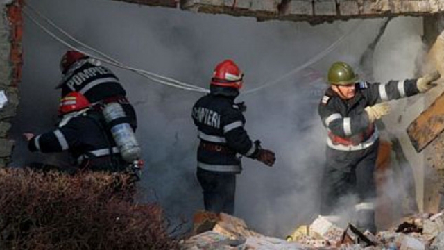 Explozie într-un bloc din Capitală! Trei femei au fost rănite în urma deflagraţiei