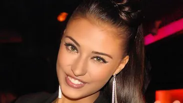 Aflata la sala de fitness, Antonia si-a ridicat tricoul si si-a expus abdomenul! Reactia fanilor: Cineva mai are de lucrat