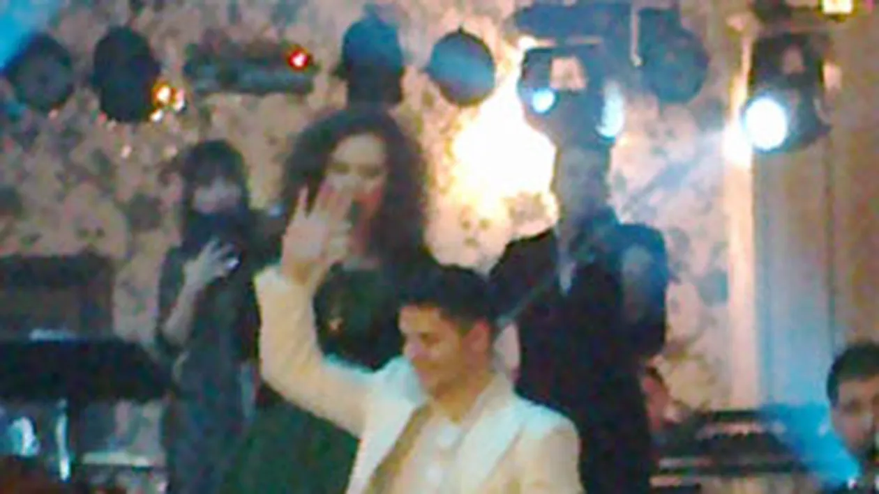 Liviu Varciu a petrecut de ziua lui cu lautari, muzica tiganeasca si oameni zambitori! Nicio fosta iubita n-a fost prezenta la chef!