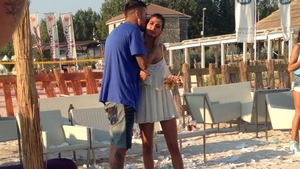 Pentru o amanta, e ca si cum ar fi castigat Liga Campionilor! Madalina Pamfile, luata in sfarsit "de buna" pe litoral!