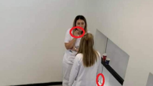 Două asistente medicale din Craiova, surprinse în timp ce fumau în holul spitalului în care lucrau. Ce reacție a avut directorul unității medicale