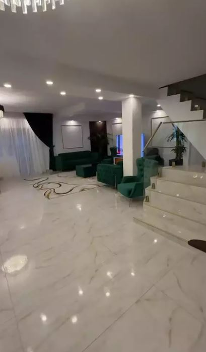 Cum arată palatul lui Tzancă Uraganu’ de la Ploiești. Are 2 etaje și 600 de metri pătrați!