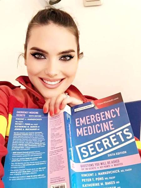 Cine e Giorgiana Loredana Matei, medicul SMURD cu trăsături de model. Povestea incredibilă a tinerei cu față de înger