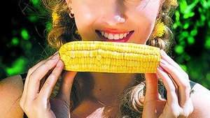 Mananca porumb fiert ca sa fie toamna bogata