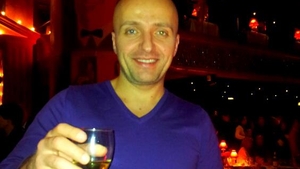 Revelion in stil parizian! Costi Ionita s-a destrabalat la Moulin Rouge, iar a doua zi s-a relaxat la Disneyland!