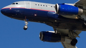 Avion escortat de mai multe aeronave de vanatoare, in urma unei alarme cu bomba!
