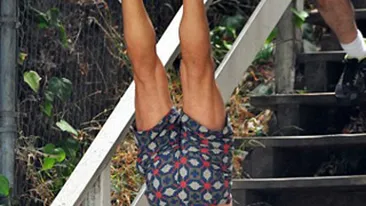 N-o sa ghiciti ce face fratele lui Woody Harrelson!