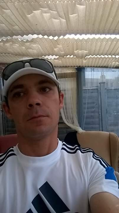 VIDEO ȘOCANT. Vânzătoare înjunghiată și jefuită într-un magazin din Arad. Atacatorul, eliberat recent din închisoare, a fost prins când voia să fugă din țară