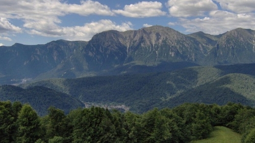 O femeie a murit dupa ce a cazut intr-o prapastie, in Masivul Bucegi