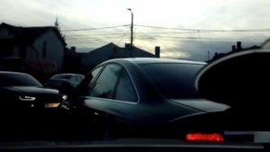 Un tânăr fără permis a fost reținut după ce a lovit o mașină a Poliției din Drobeta Turnu Severin - VIDEO