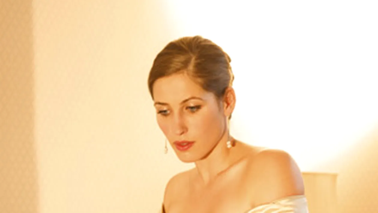 A cheltuit 20.000 de lire pe 18 rochii de mireasa