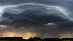 Avertisment meteo ANM: cod galben pentru vijelii, grindină și intensificări ale vântului în aceste județe