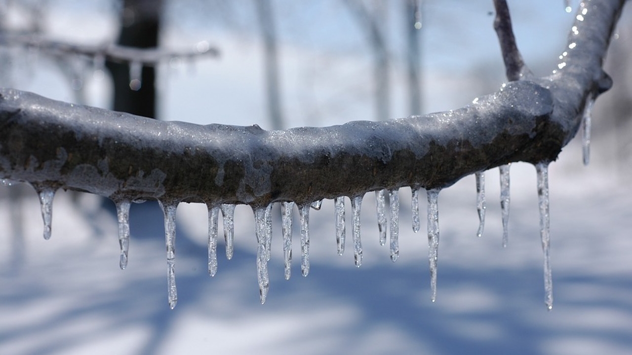 Meteorologii au emis atenționări nowcasting! În ce zone e cod galben de vreme capricioasă