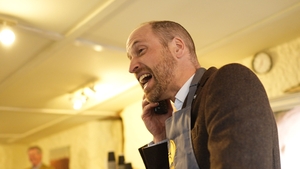 Gafă amuzantă a Prințului William în timpul unei vizite la o brutărie. Cum a numit-o, din greșeală, pe o clientă