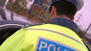 Un politist din Bacau a fost batut de cel pe care l-a surprins la furat!
