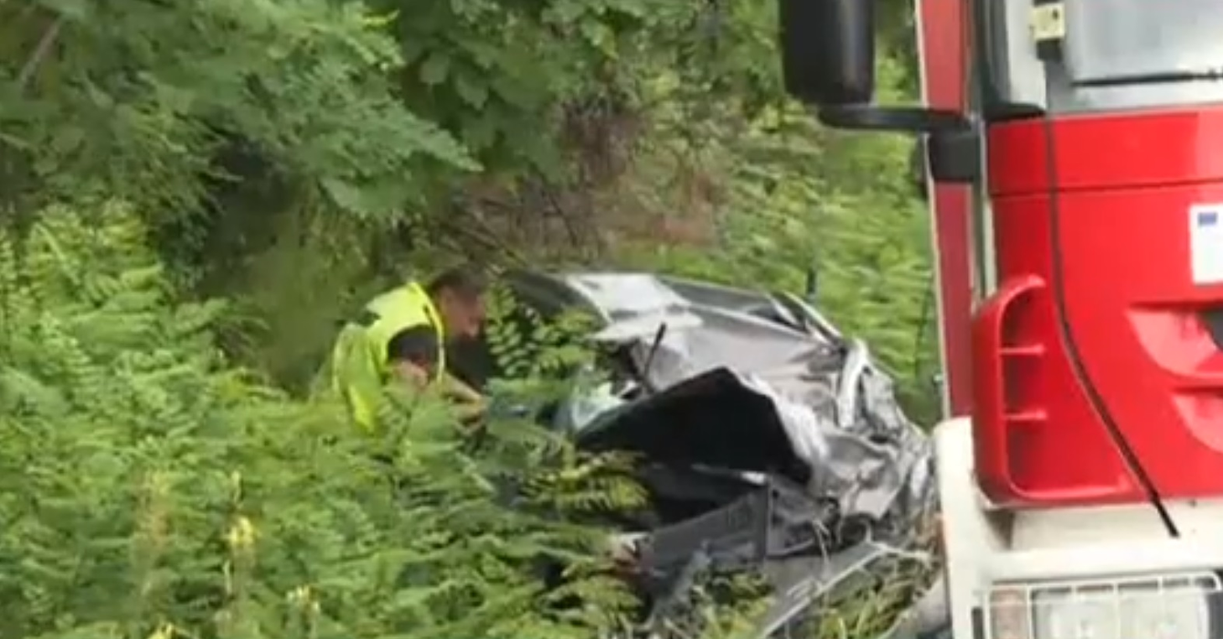 O familie de români, implicată într-un accident mortal produs în Bulgaria. Copilul de 8 ani, scos în comă din mașina care a devenit sicriu pentru mama lui