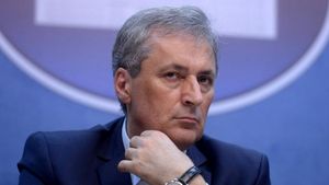 PSD îi cere demisia lui Marcel Vela: „Şmecheria cu suspendarea din Comisia pentru organizarea alegerilor nu merge!”
