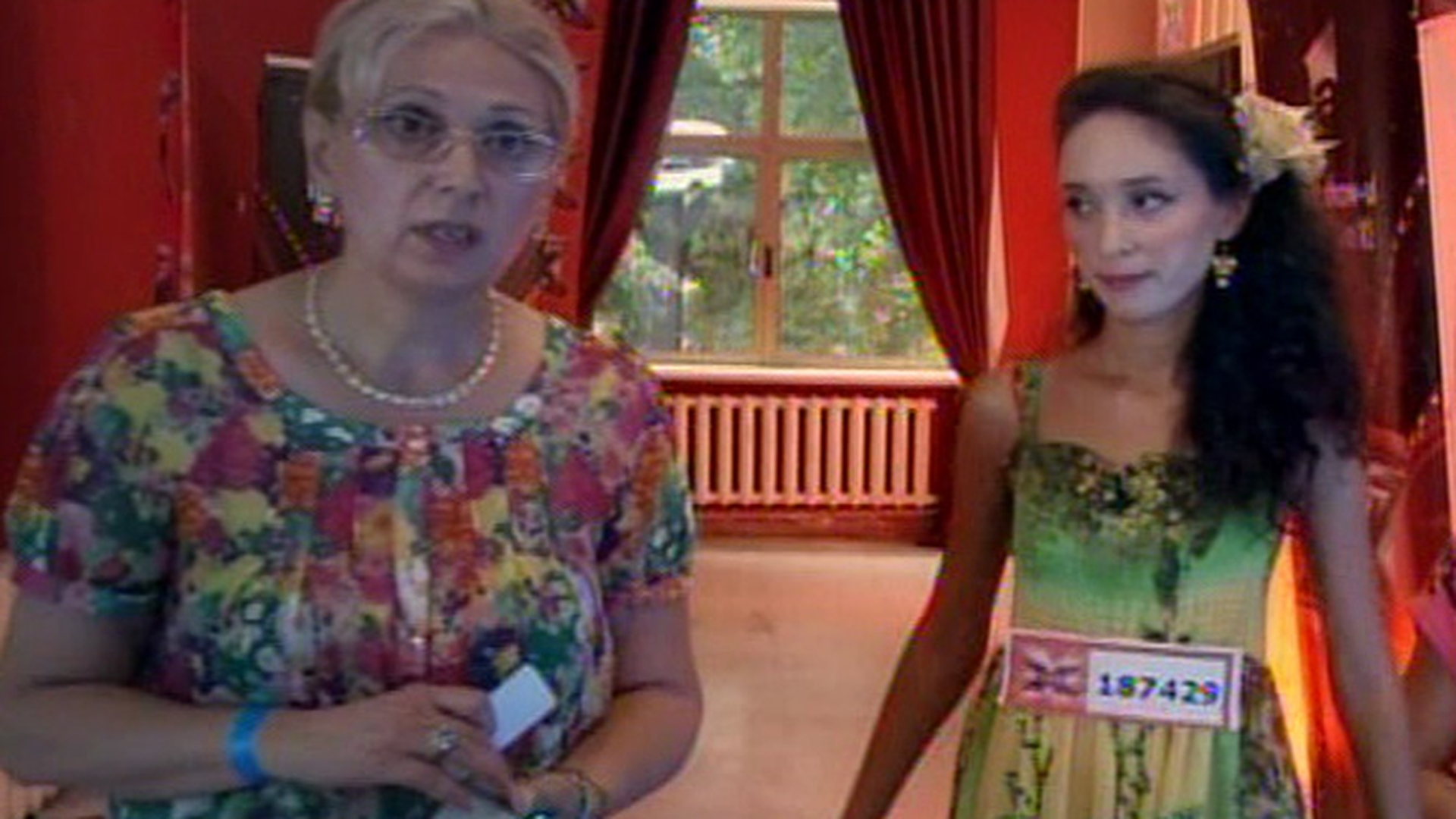 Situatie de tot rasul la X Factor! Cheloo catre o concurenta: "Esti o criminala, iti vine sa te arunci cu masina in copaci" - "A jignit toata familia mea, il voi da in judecata" - VEZI cum a falsat fata