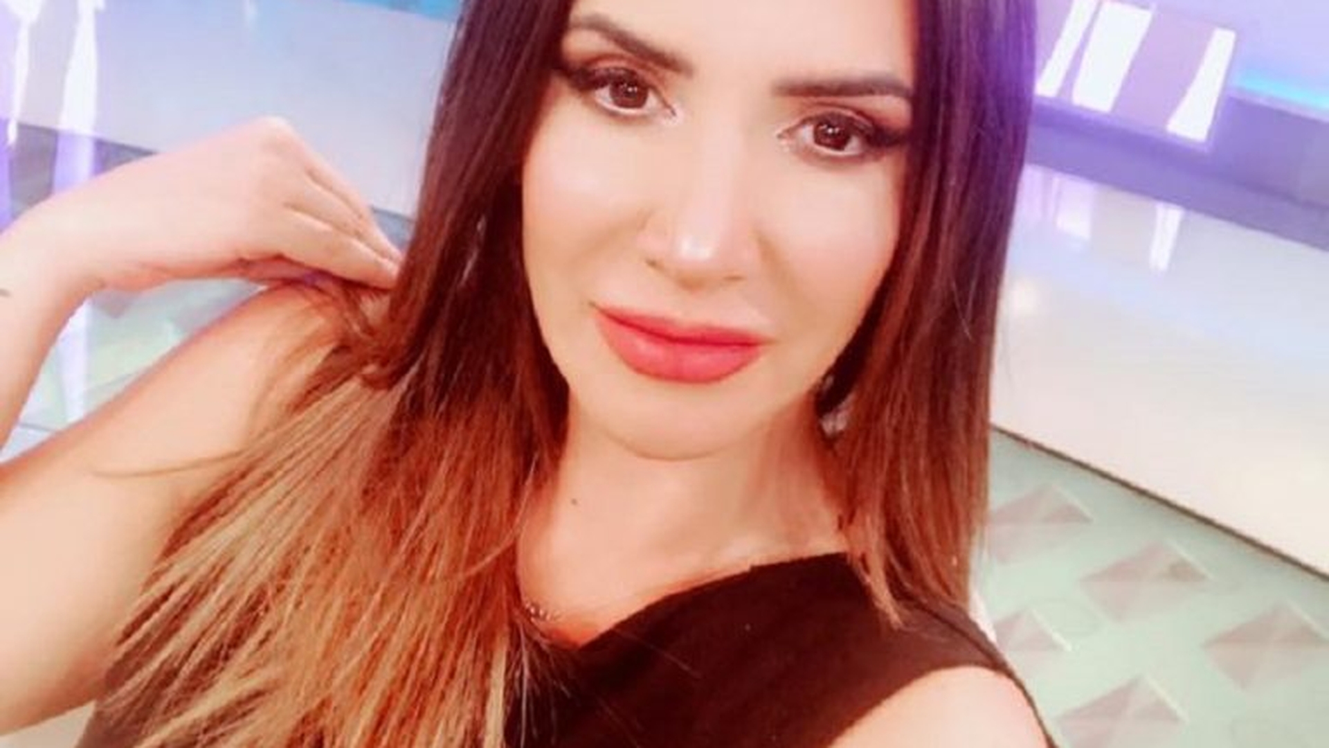 Mara Bănică, fără sutien la plajă! Jurnalista are o siluetă de invidiat