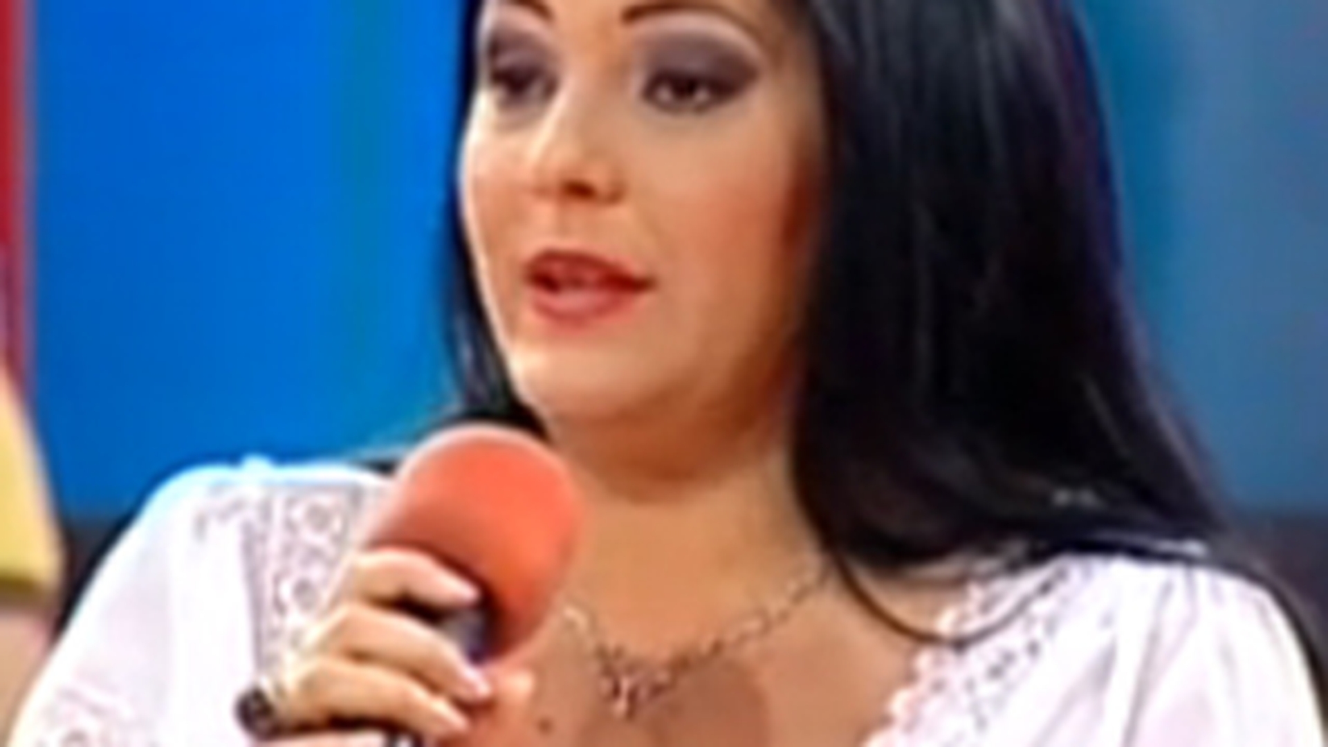 VIDEO Angela Rusu o duce bine! Si-a cumparat doua masini de lux odata