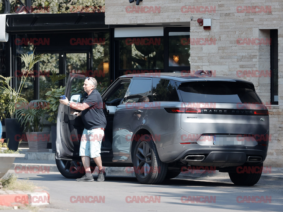 „Bursucul” coboară din Range Rover