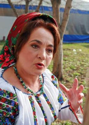 Laura Lavric și-a iertat sora, dar nu vrea să mai audă de ea: ”Mi-a terfelit munca de 50 şi ceva de ani”