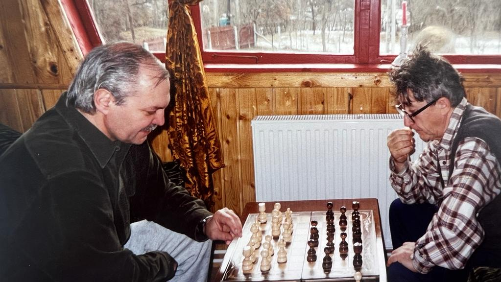 Victor Socaciu și tatăl Marinei, la Cornu