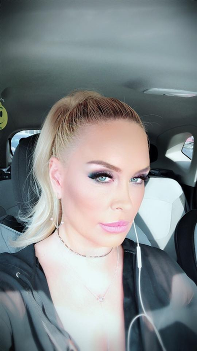 Vica Blochina este una dintre cele mai frumoase vedete din showbiz