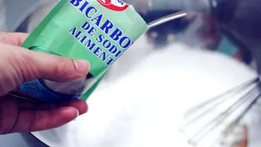 Nu te-ai fi gândit la asta. Iată ce se întâmplă dacă pui bicarbonat de sodiu în scrumieră