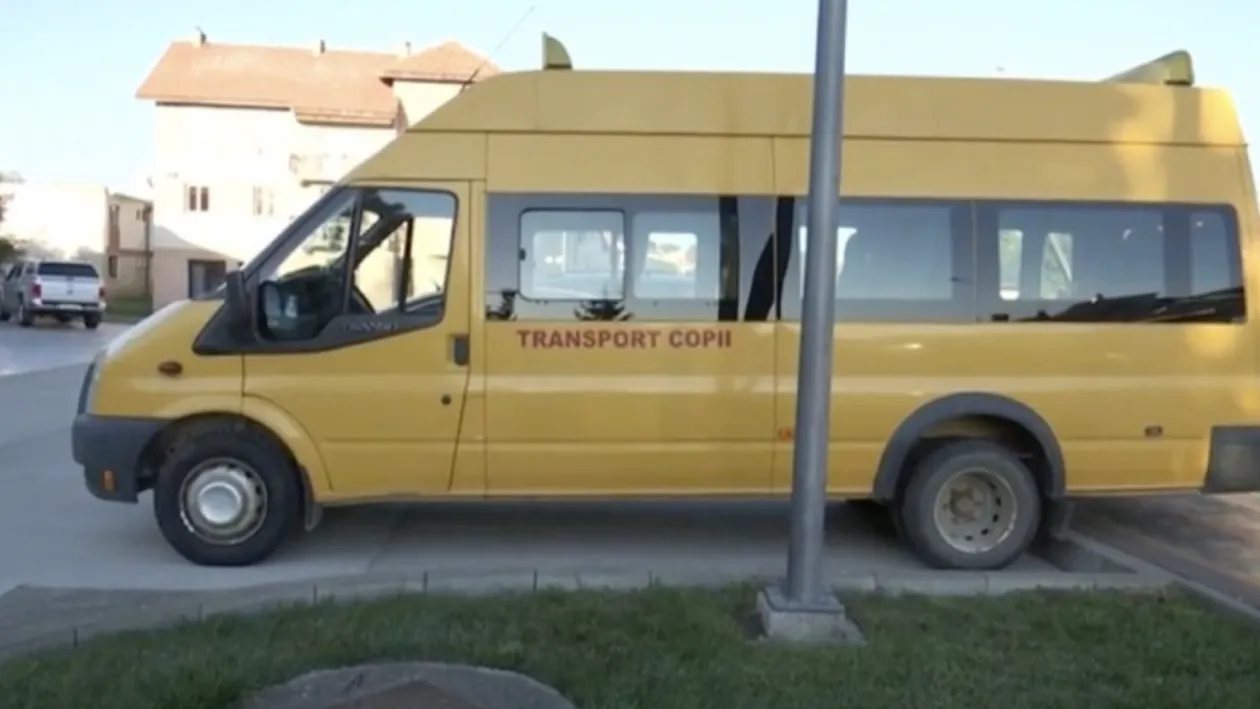 Un șofer din Vaslui a fost prins beat la volanul unui microbuz școlar. Bărbatul transporta elevi