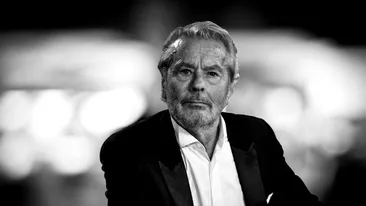 Cine a fost marea dragoste a lui Alain Delon, de fapt. Legendarul actor a păstrat în portofel fotografia ei