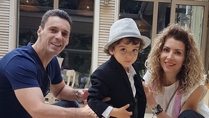 CARMEN BRUMĂ a experimentat cu un look nou şi s-a afişat mai sexy ca niciodată! Cum a apărut în public iubita lui MIRCEA BADEA