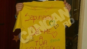 Sapunaru le-a innebunit pe fanele lui FC Porto! O bruneta sexy i-a confectionat un tricou pe care a scris: "Te iubesc!"