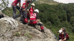 Un bărbat de 52 de ani a căzut de pe o stâncă, la Cascada Bâlea! Salvamontiștii au intervenit pentru recuperarea lui