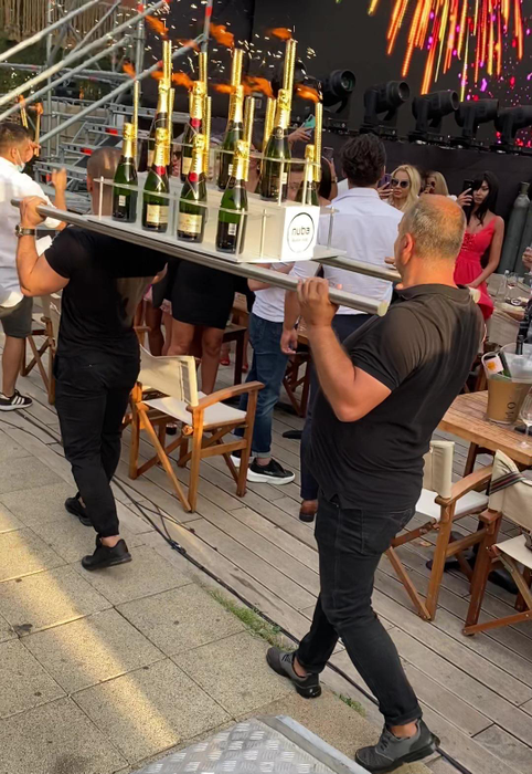 Loredana Chivu, Andreea Podărescu și Simona Trașcă au dat ”contoarele” peste cap unor ”plătitori” din provincie