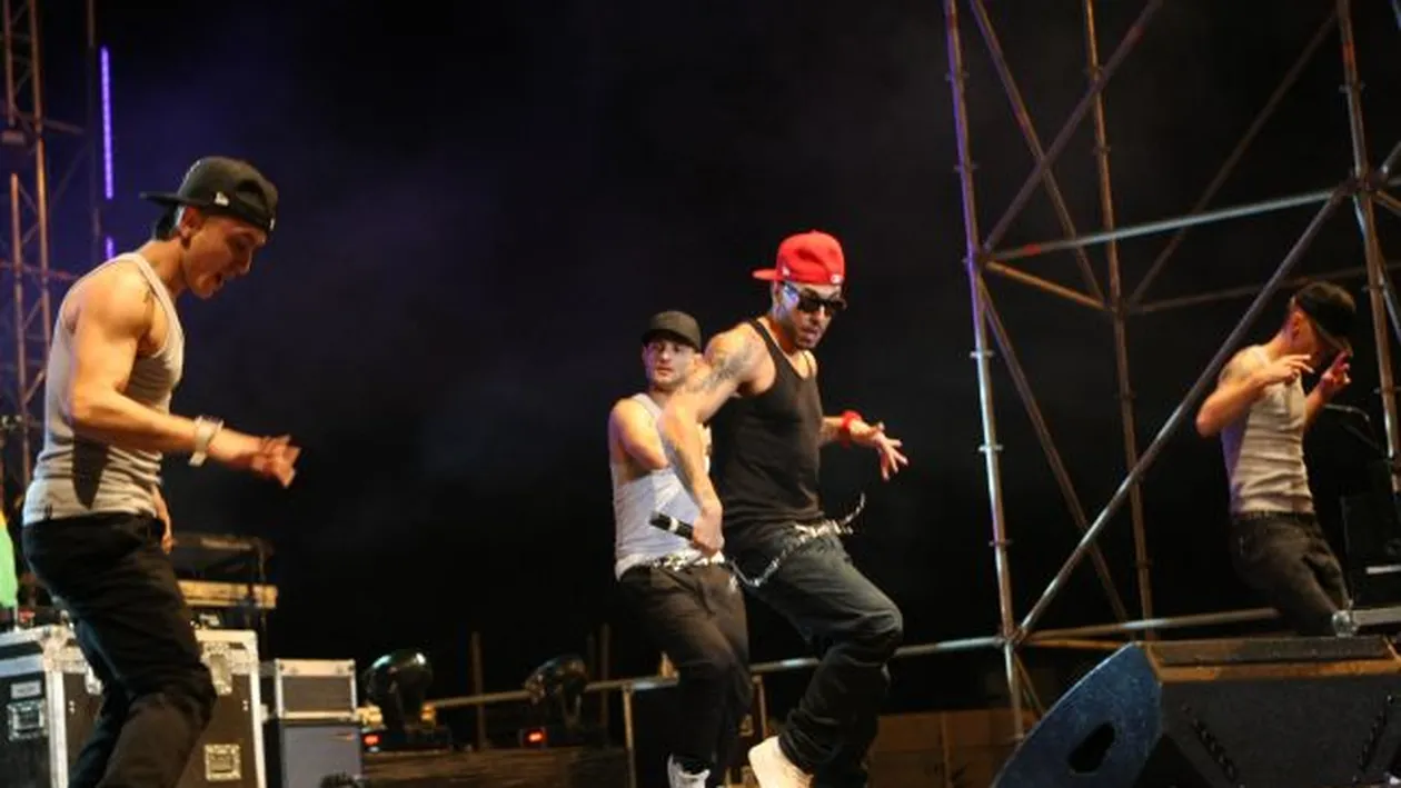 Alex Velea a făcut show pe scenă, într-un concert pentru micuți!