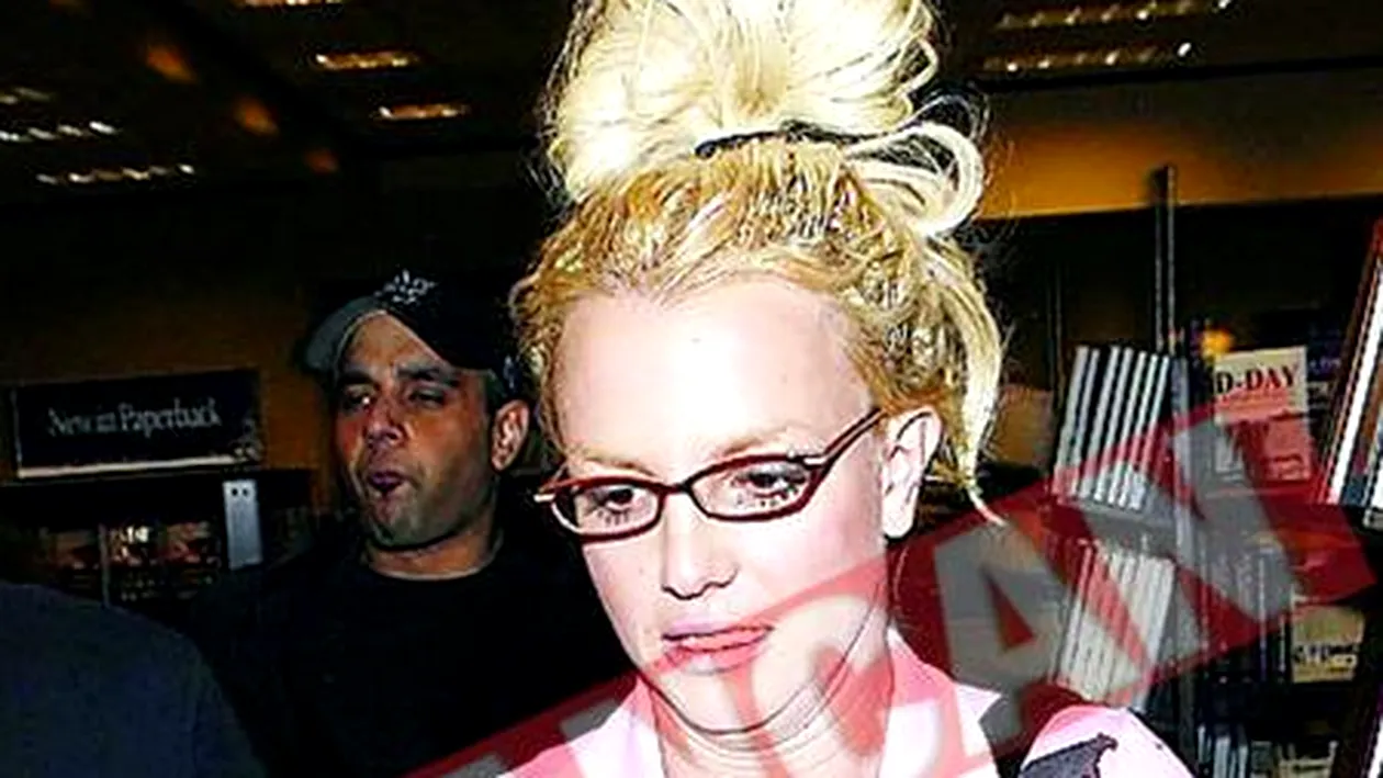 Britney si-a rupt bikinii la sex-shop
