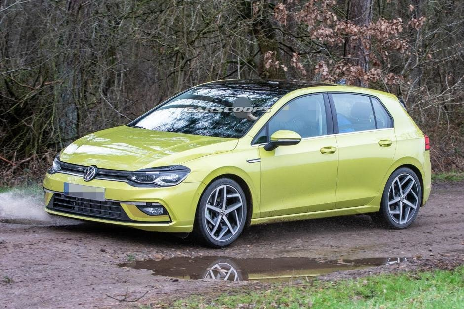 Primele imagini cu noul Volkswagen GOLF 8. Te așteptai la acest design?
