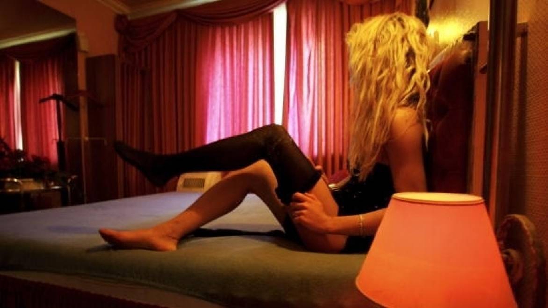 Caz halucinant! Copilă bolnavă de leucemie, obligată să se prostitueze